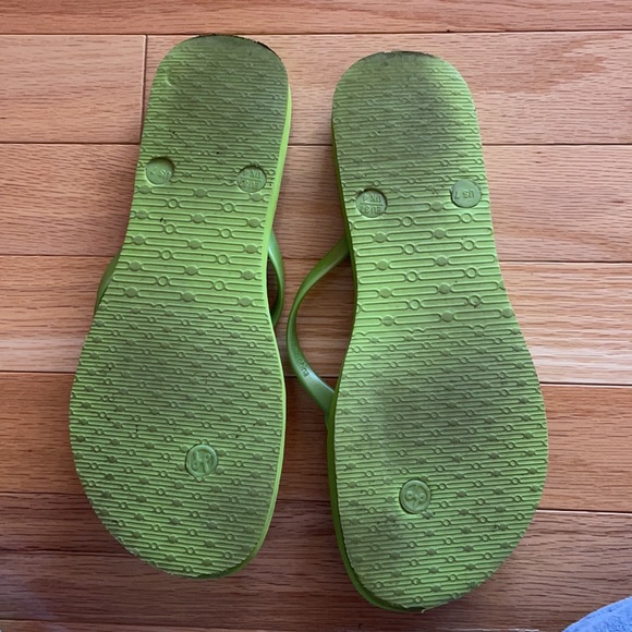 LINDSAY PHILLIPS SwitchFlops Bundle! Five flip flops w/ 4 additional button sets - Picture 12 of 17